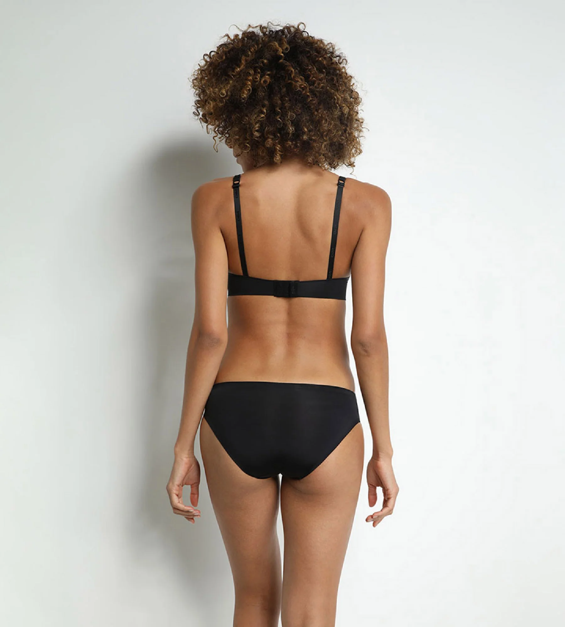 Culotte femme invisible noir - DIM InvisiFree - Image 4