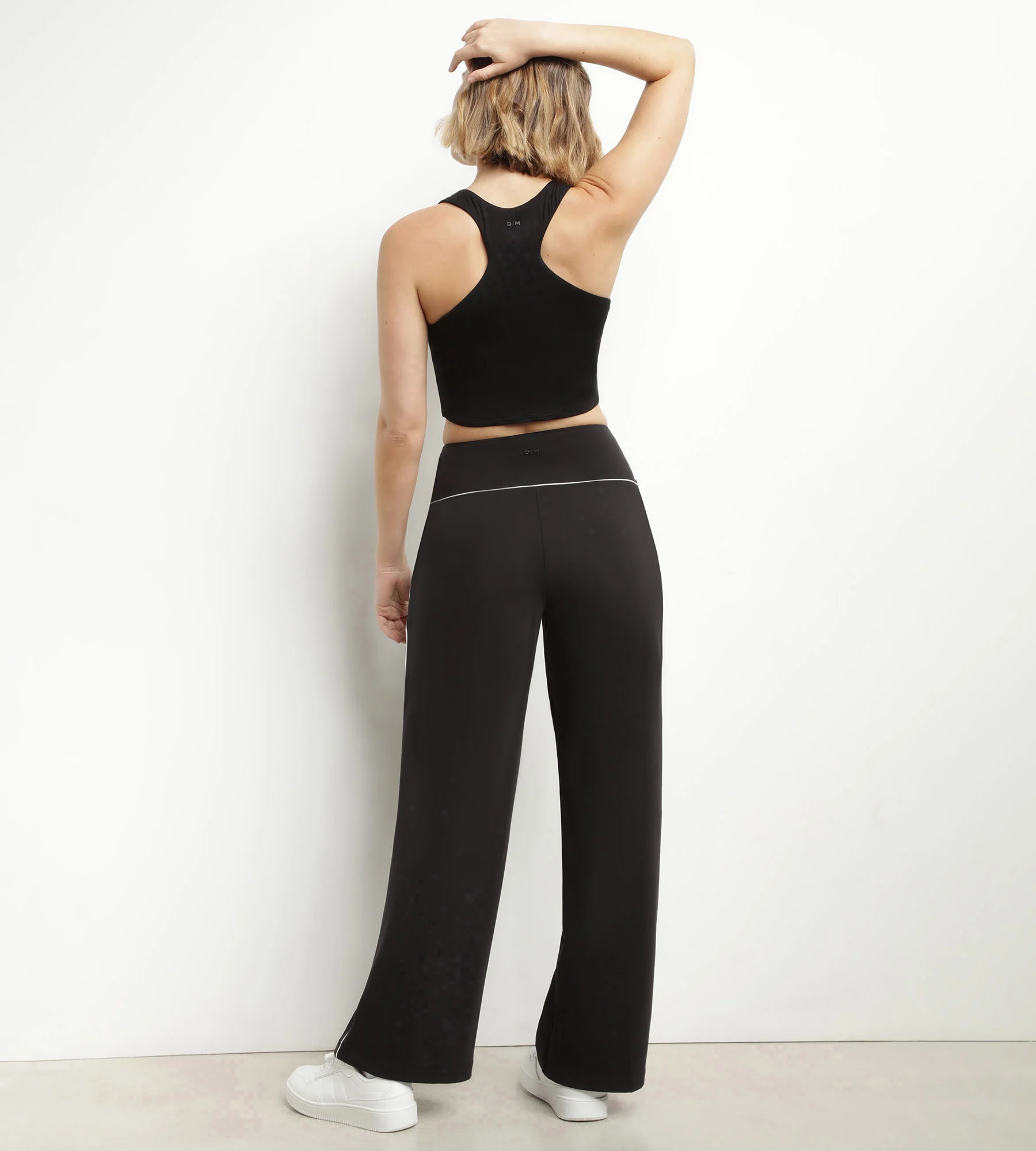 Débardeur de sport femme en viscose noire avec brassière Dim Move - Image 4