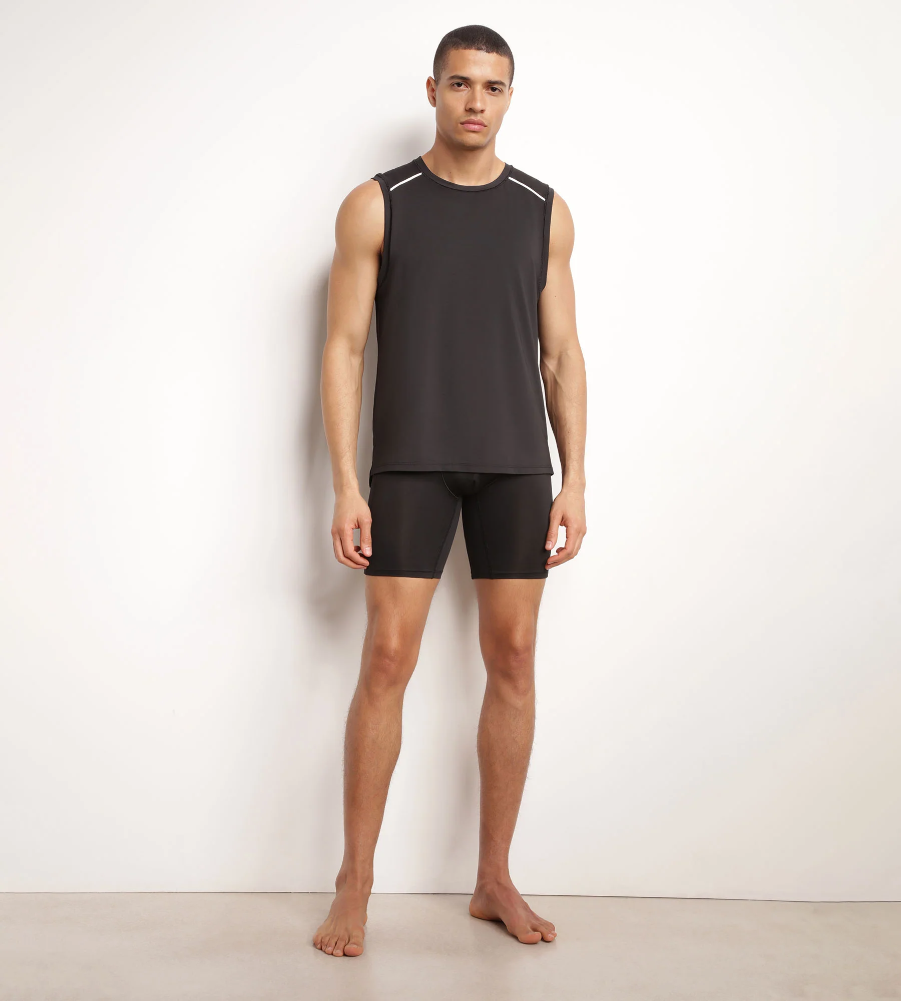 Débardeur de sport homme en matière aérée Noire Dim Move - Image 3