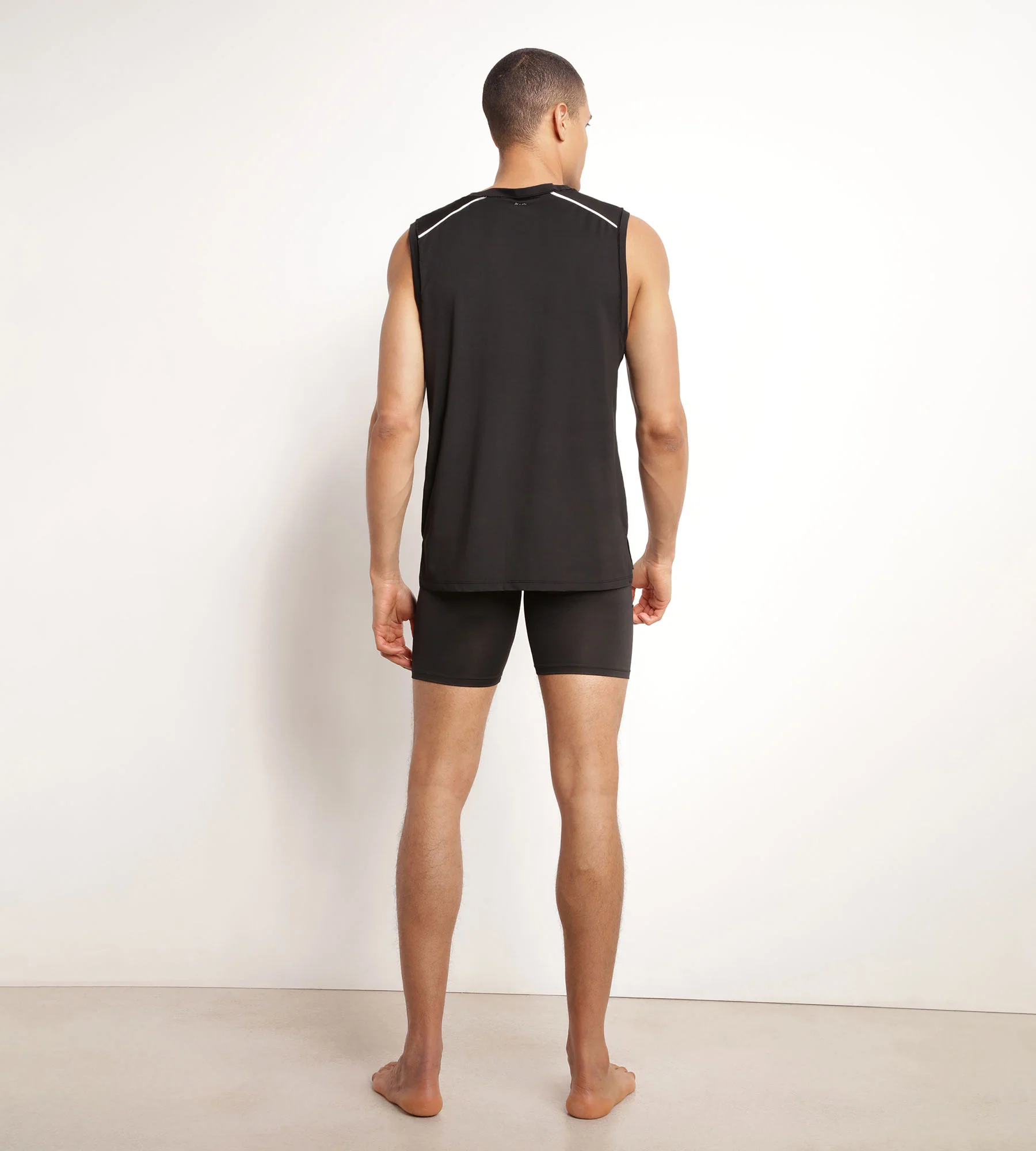 Débardeur de sport homme en matière aérée Noire Dim Move - Image 4