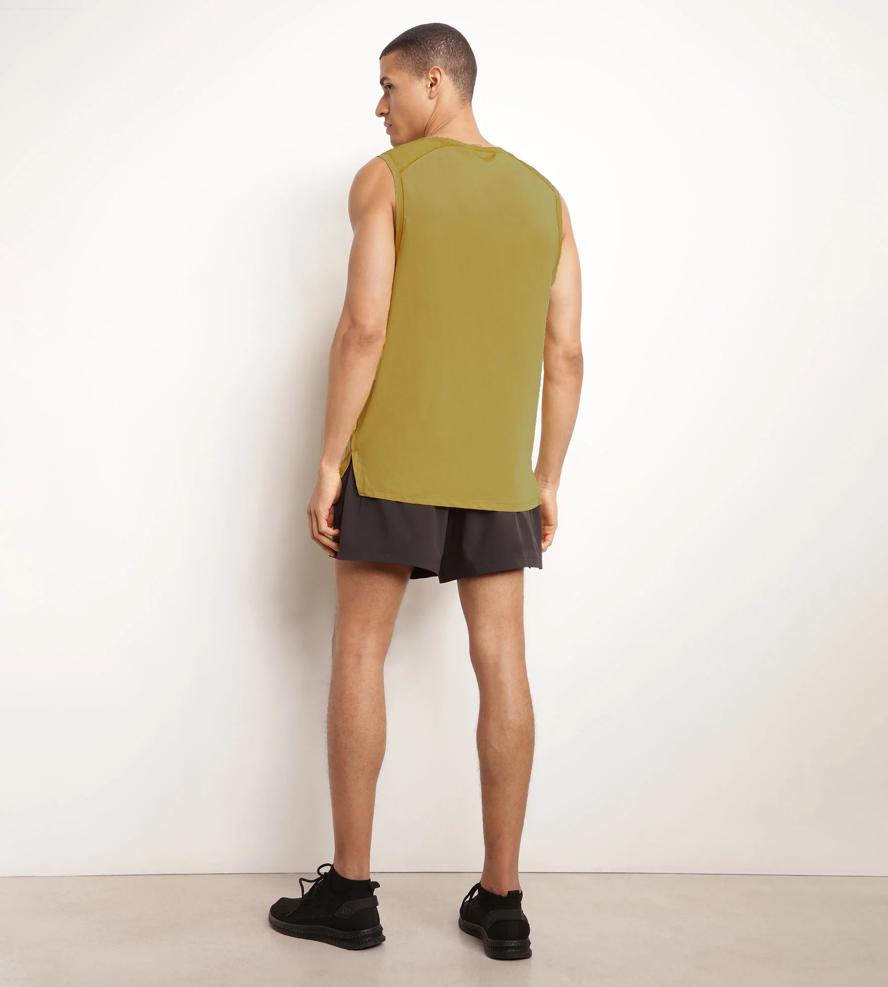 Débardeur de sport homme en matière aérée Olive Dim Move - Image 4