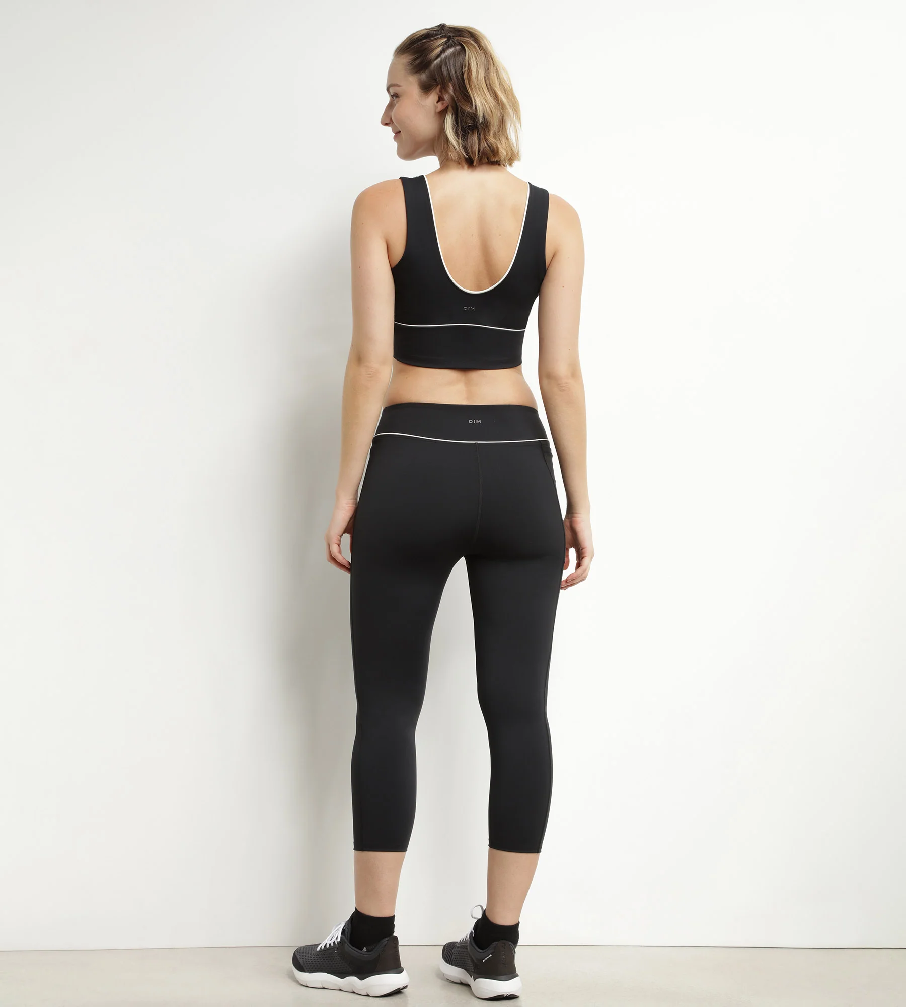 Legging de sport court pour femme en microfibre noire Dim Move - Image 4
