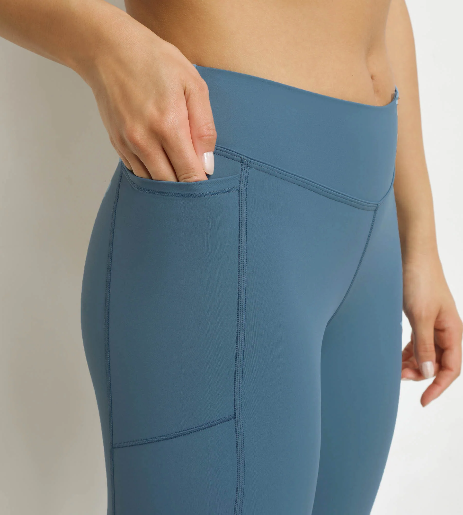 Legging de sport femme court en microfibre Bleu Jean Dim Move - Image 5