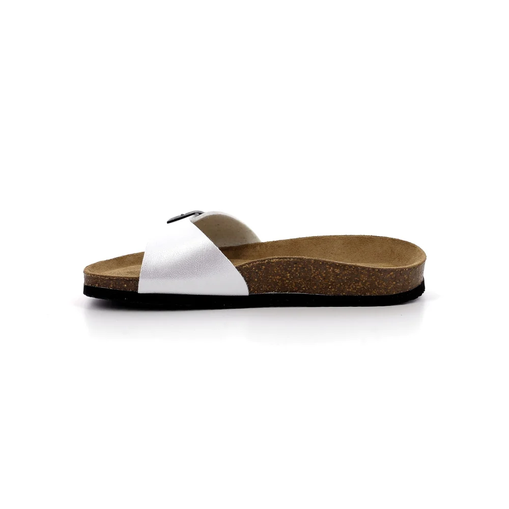 Paire de mules blanche en cuir et liège - Image 2
