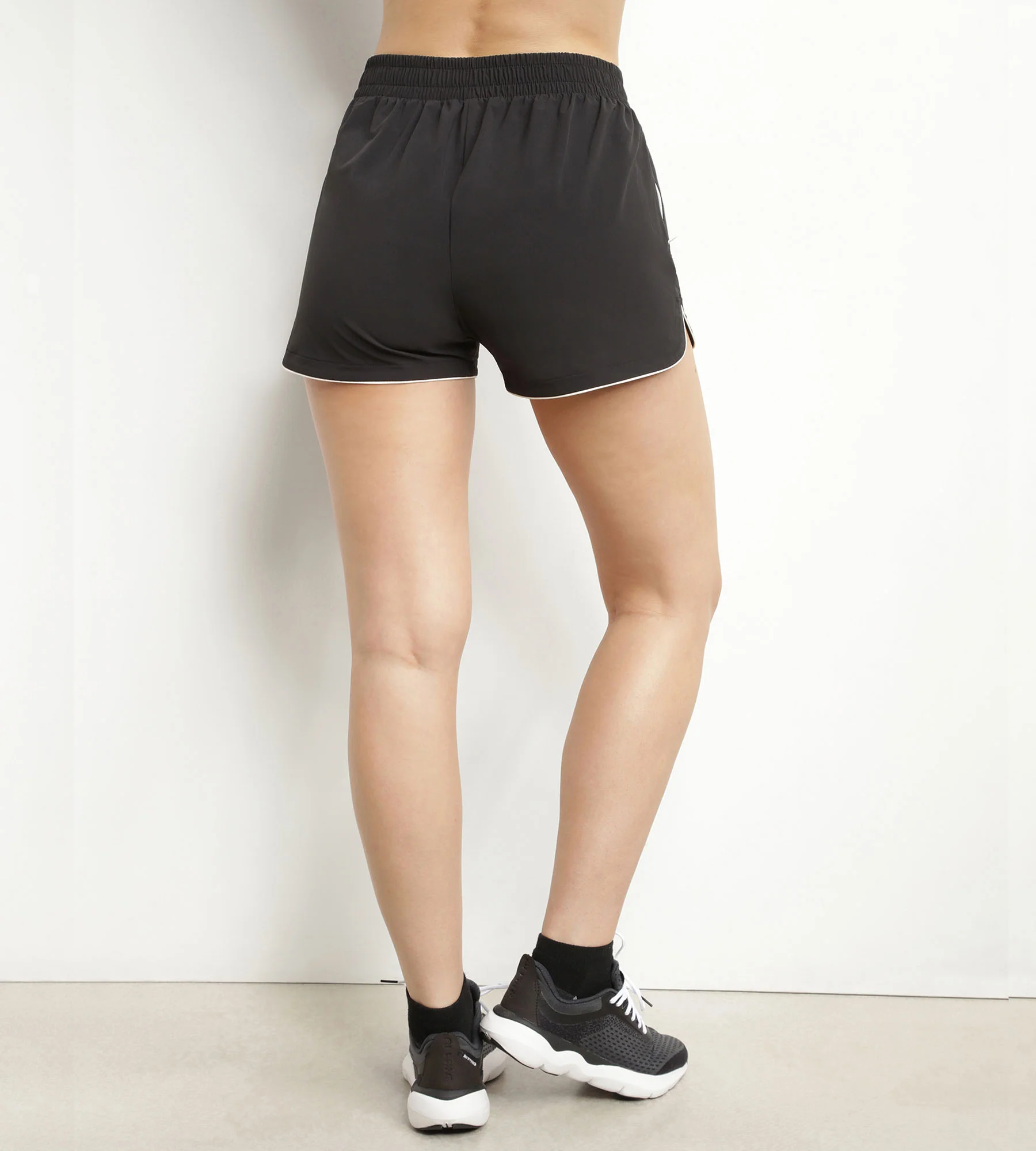 Short de sport femme en viscose noire Dim Move - Image 2