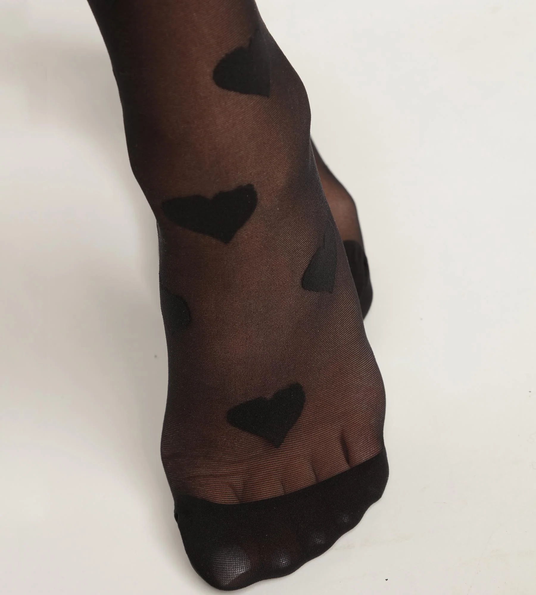 Socquettes femme en voile transparent Noir aux motifs coeurs Dim Style - Image 2