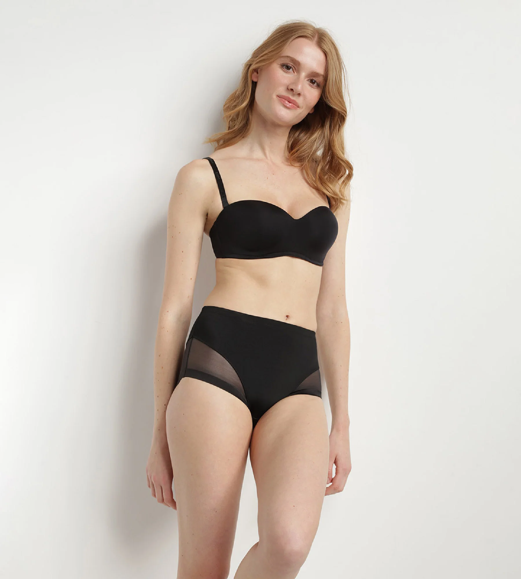 Soutien-gorge bandeau Noir sans armatures pour femme InvisiFree - Image 3