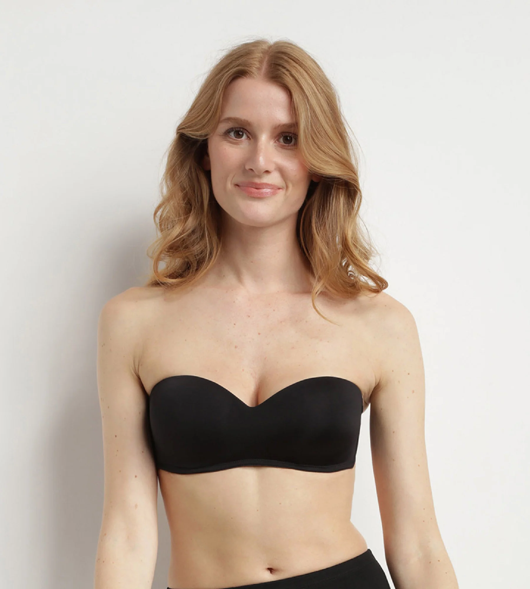 Soutien-gorge bandeau Noir sans armatures pour femme InvisiFree - Image 6