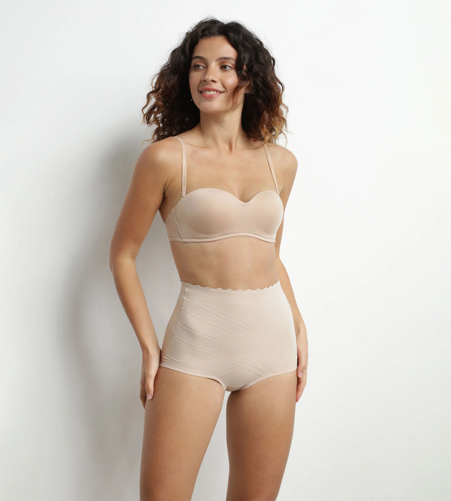 Soutien-gorge bandeau sans armatures new skin InvisiFree de Dim - Image 3