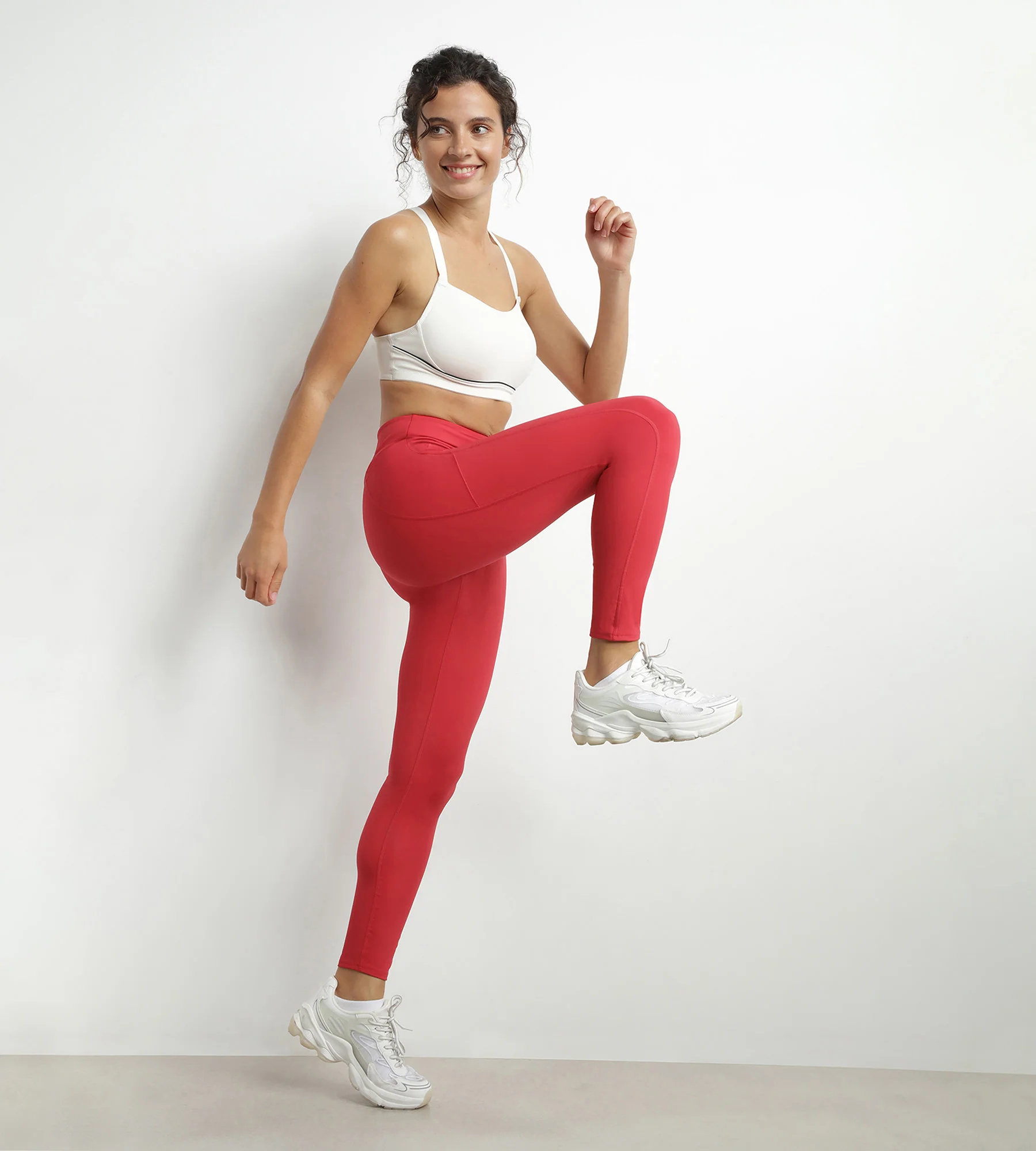 Soutien-gorge de sport en microfibre sculptante Écru Dim Move - Image 3