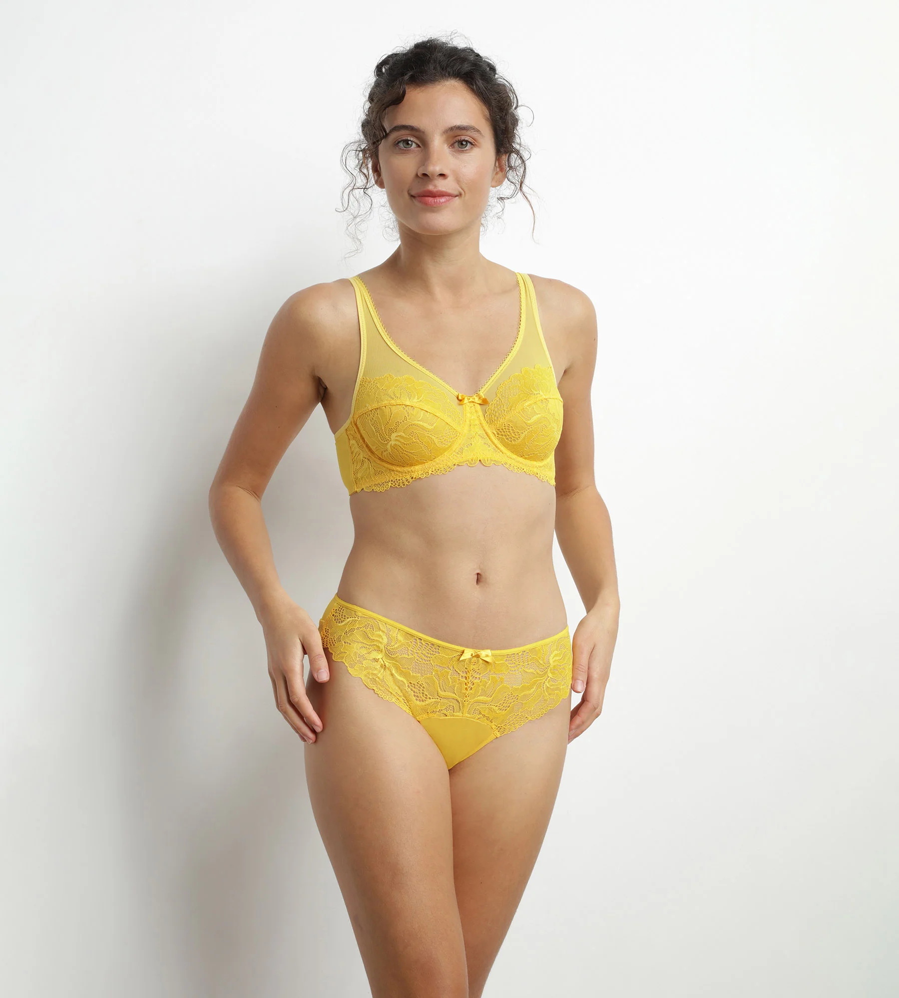 Soutien-gorge emboîtant en dentelle Jaune Dim Generous Essentiel - Image 3