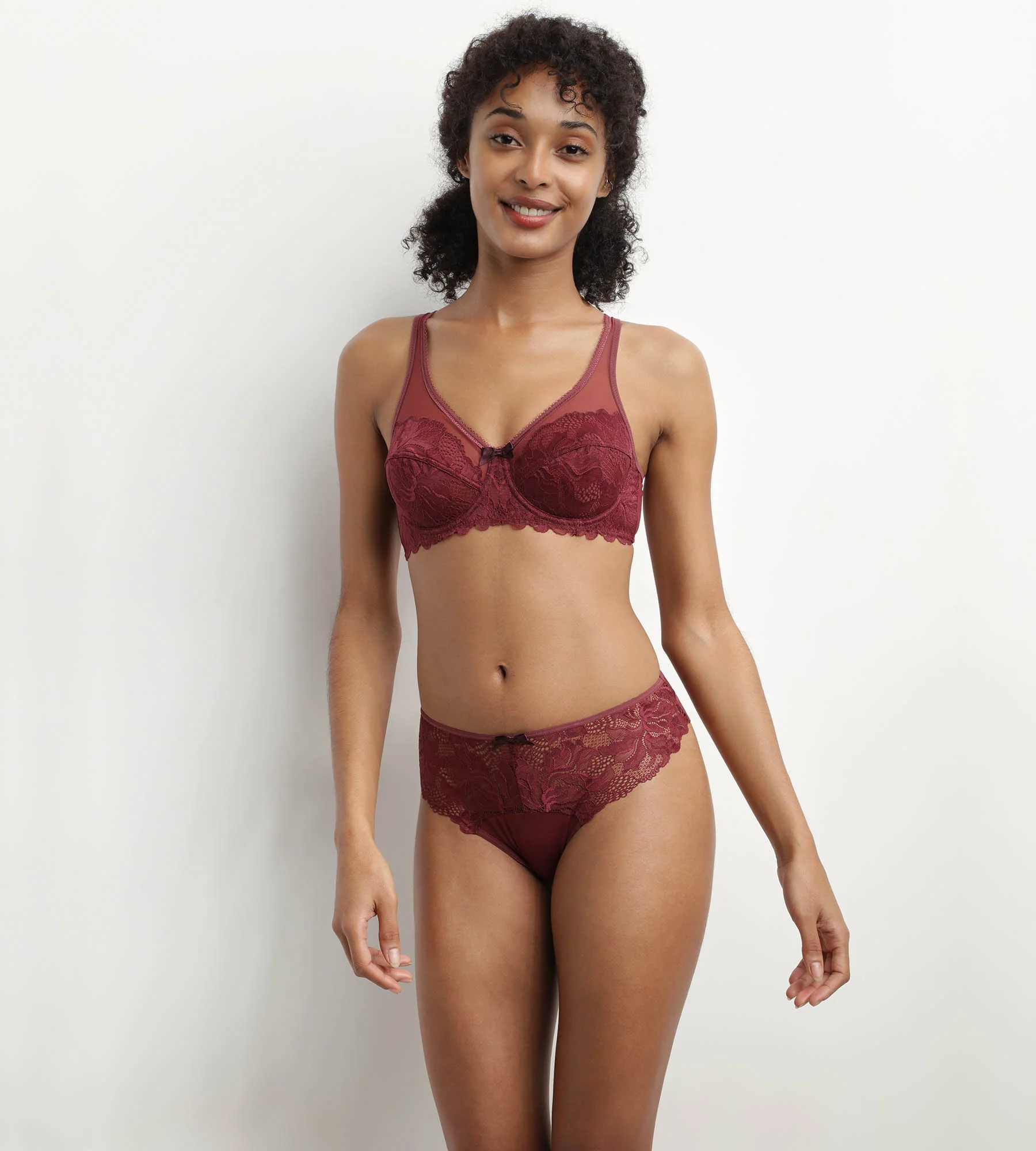 Soutien-gorge emboîtant en dentelle Rubis Foncé Generous Essentiel - Image 3