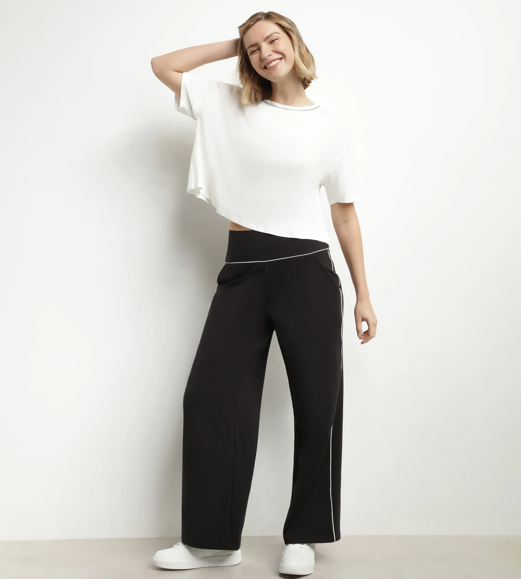 T-shirt de sport femme avec dos ouvert en viscose Écrue Dim Move - Image 3
