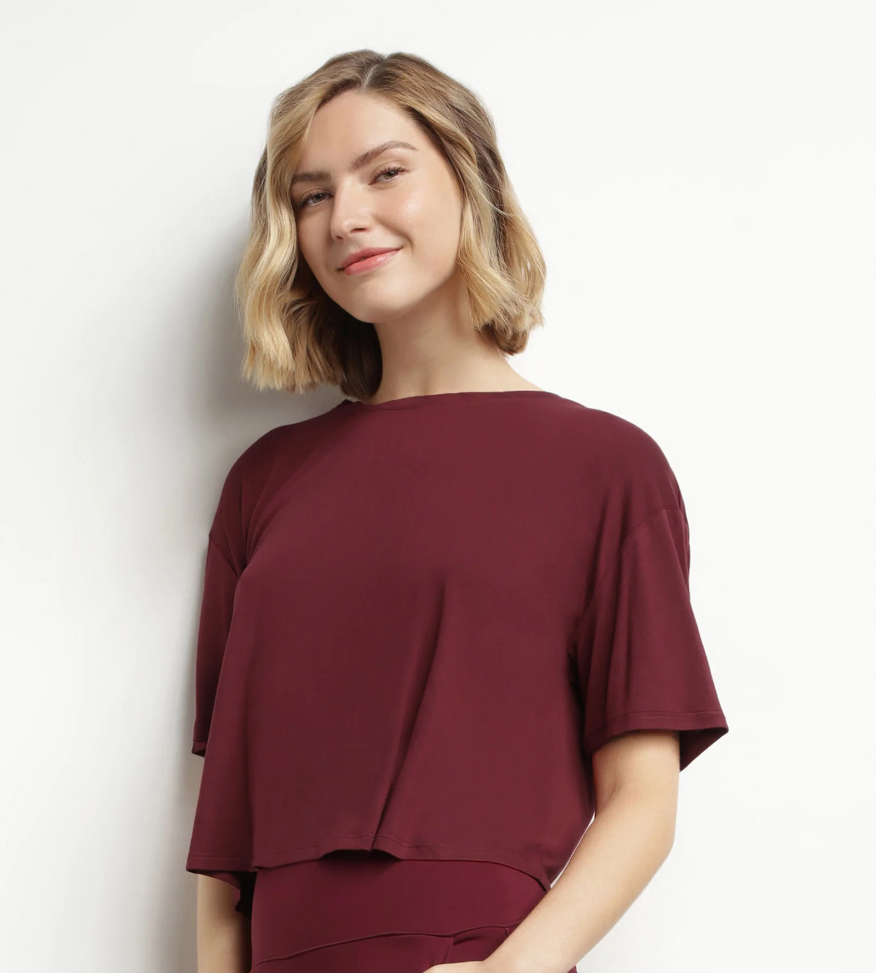 T-shirt de sport femme en viscose Bordeaux avec dos ouvert Dim Move