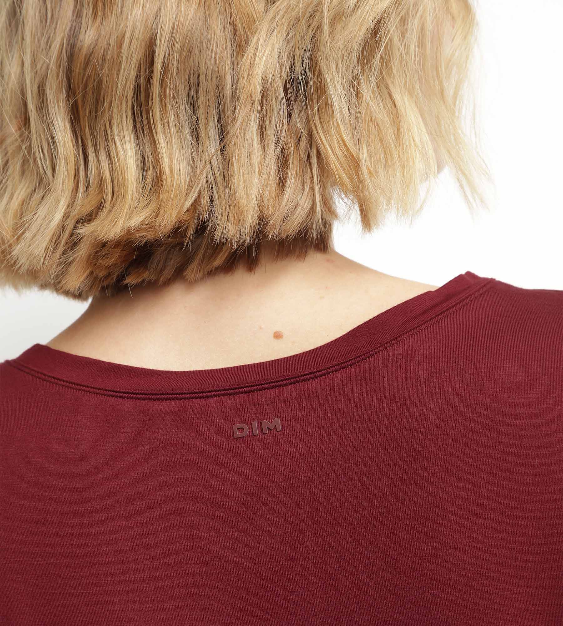 T-shirt de sport femme en viscose Bordeaux avec dos ouvert Dim Move - Image 6