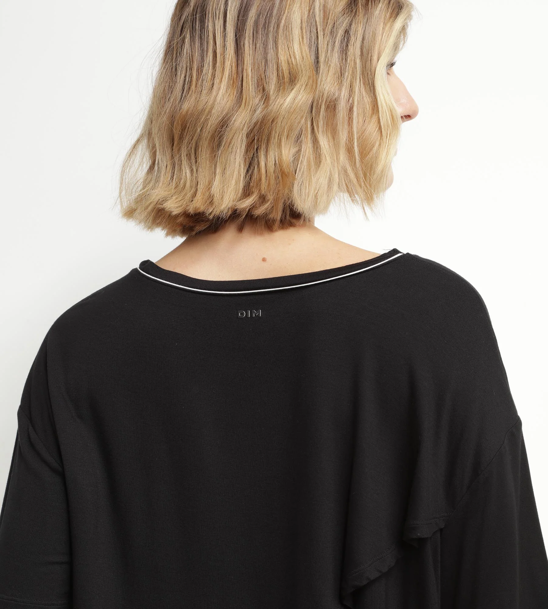T-shirt de sport femme en viscose noire avec dos ouvert Dim Move - Image 6