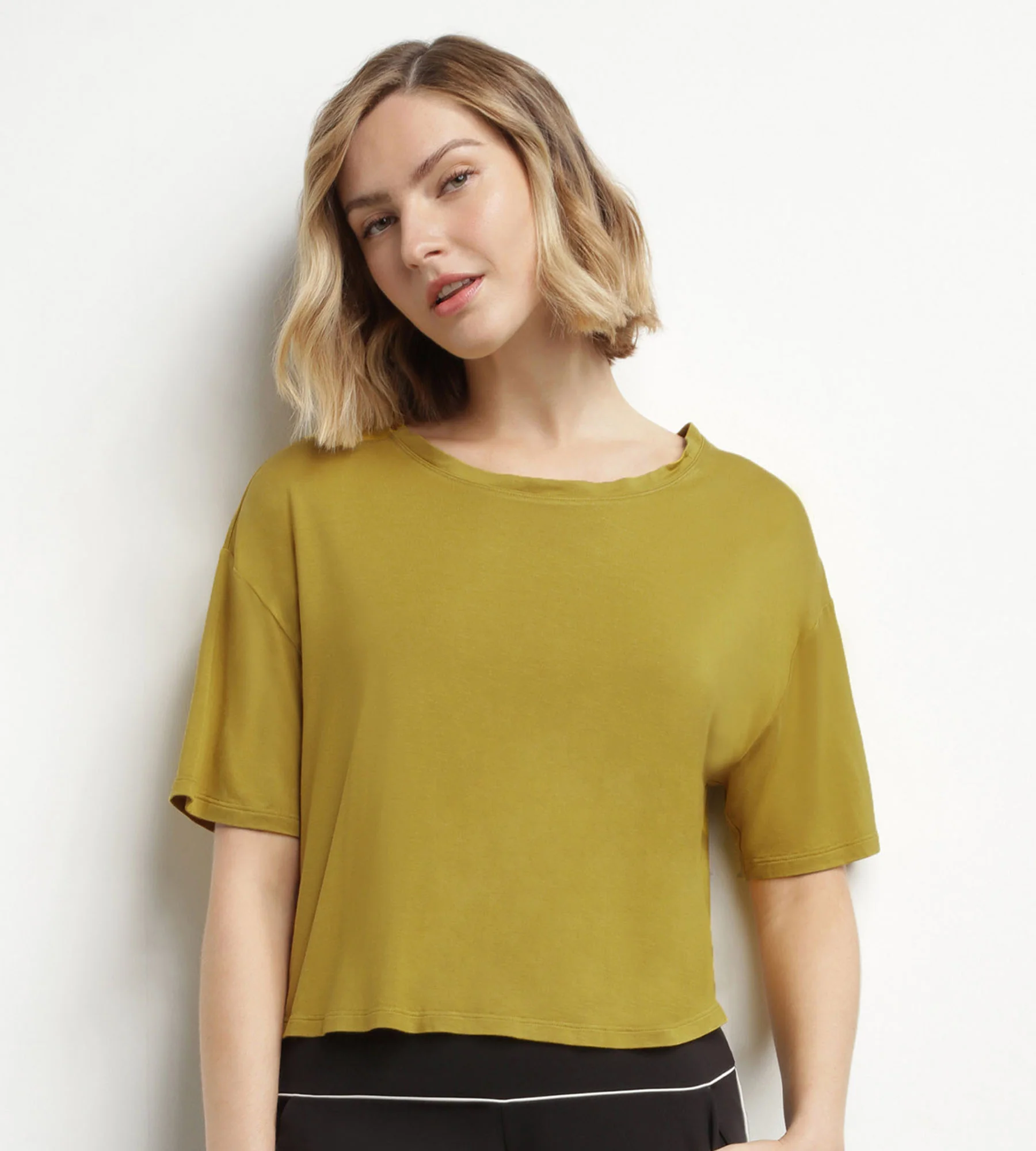 T-shirt de sport femme en viscose vert olive avec dos ouvert Dim Move