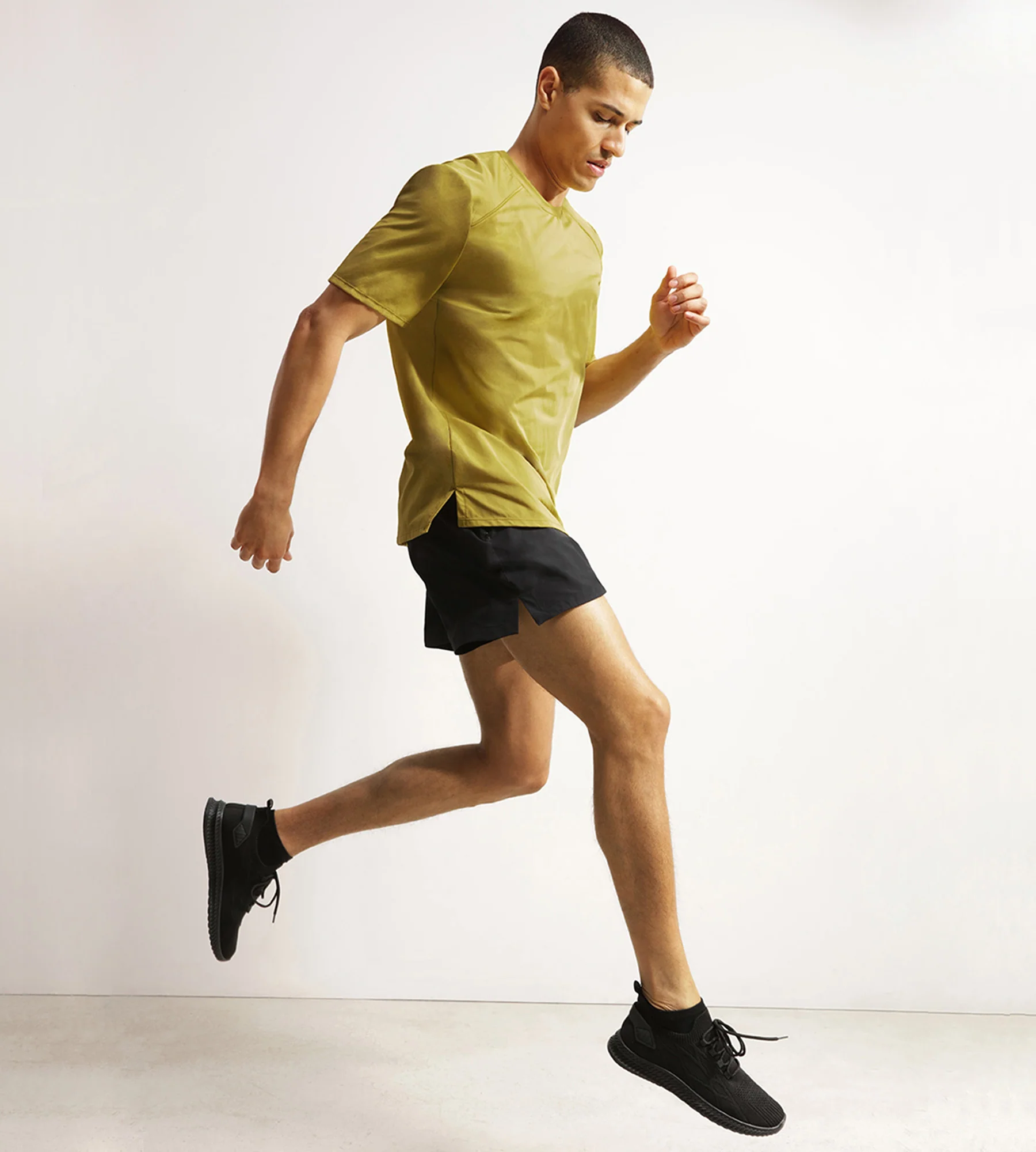 T-shirt de sport homme en matière aérée Olive Dim Move - Image 7